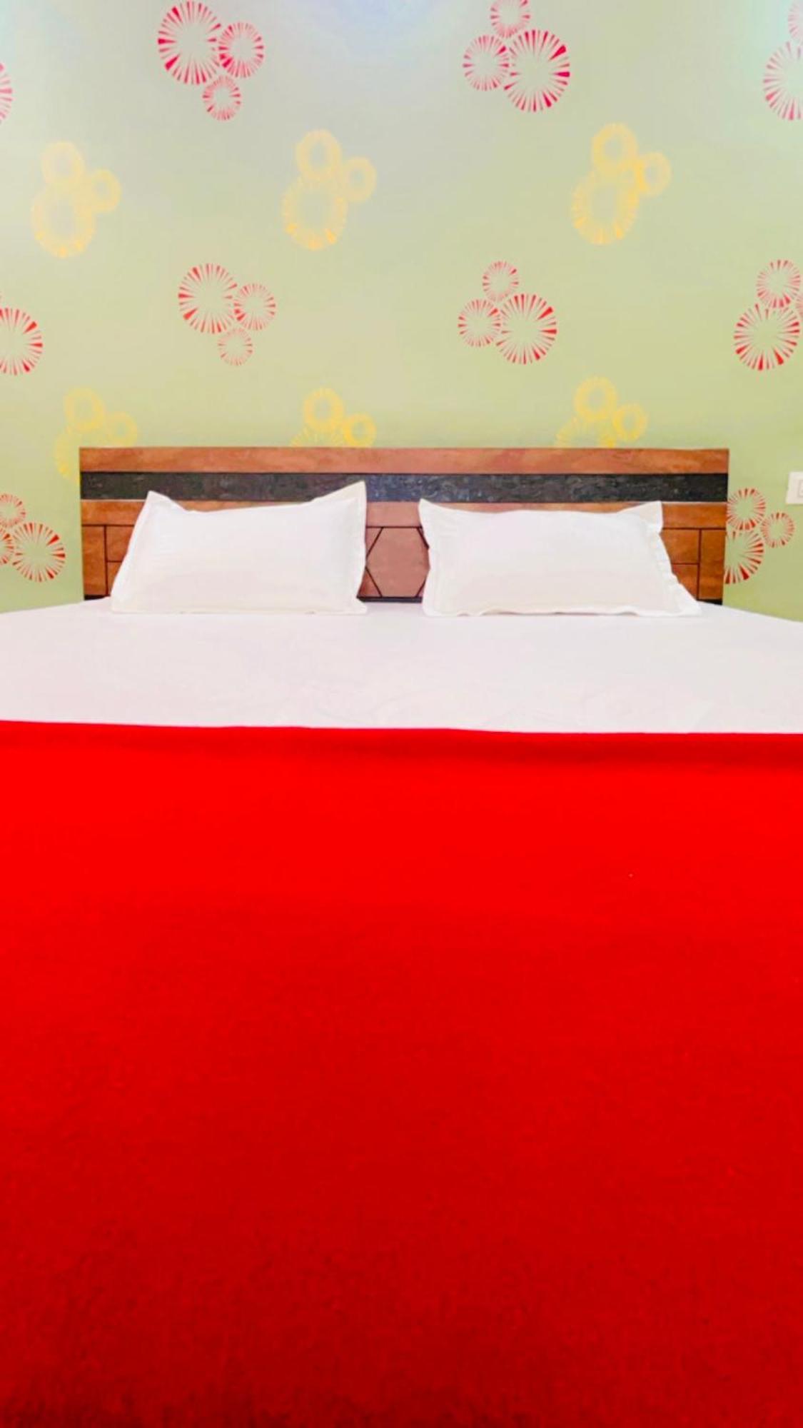 Garudeshwar Kamdhenu Home Stay מראה חיצוני תמונה