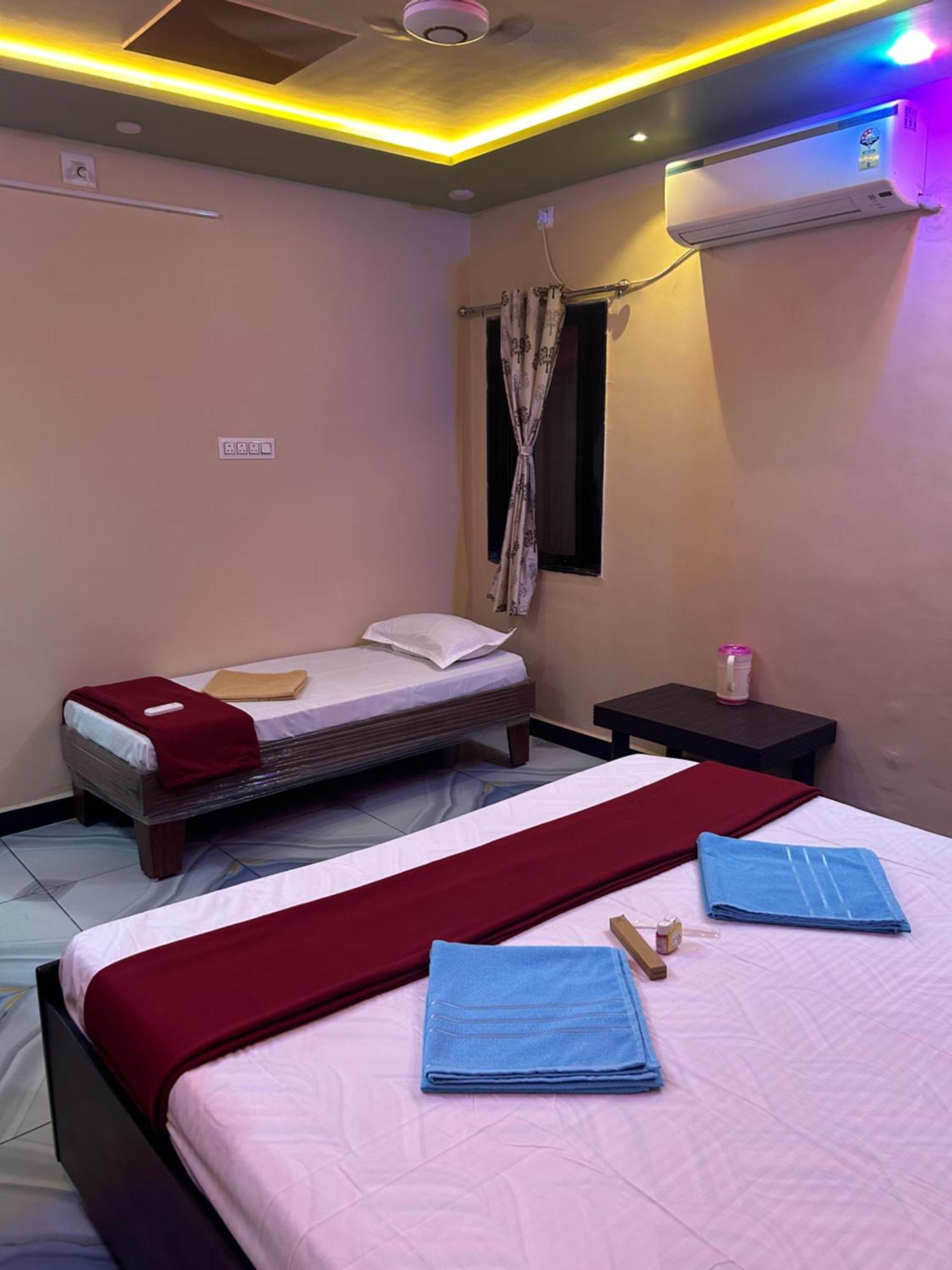 Garudeshwar Kamdhenu Home Stay מראה חיצוני תמונה